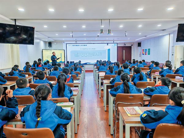 ea06883962114e9a8144947246b82fc7.jpg fba4be0eb034efdffbdfe8878e69922.jpg