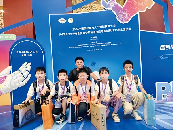 25356ab3d5ad4bca88b84c542e199b95.jpg 819640311e9ce99b732cdd1aaaa76d1.jpg